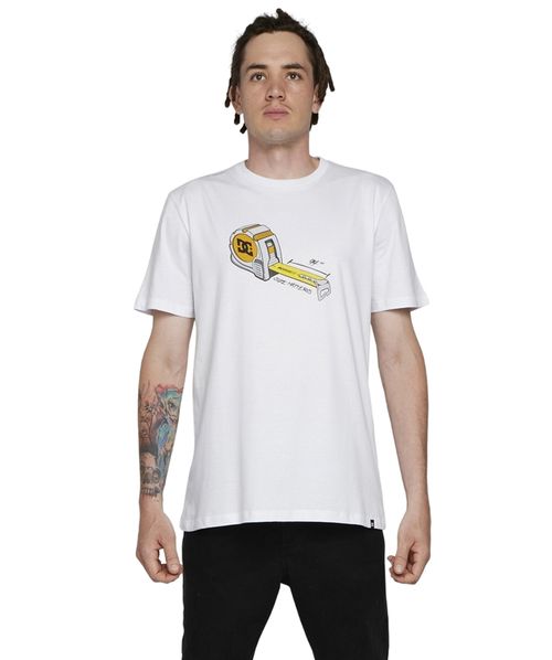 Camiseta DC Shoes Size Matters - Branco