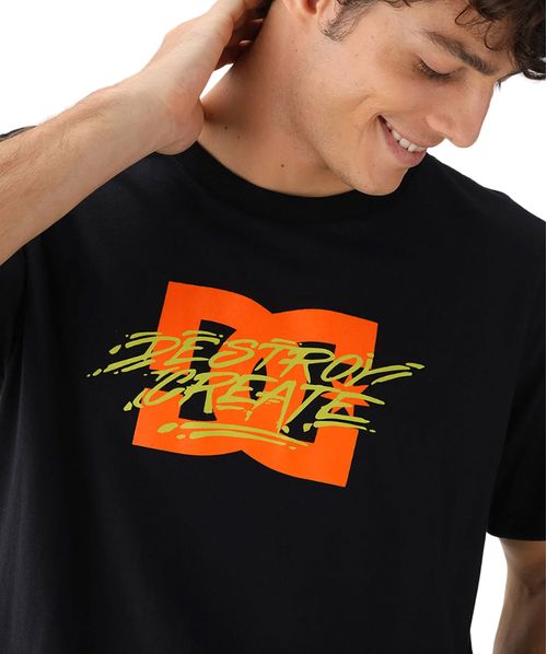 Camiseta DC Shoes Flyer Preto