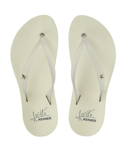 Chinelo Kenner Ibiza Anitta Bege