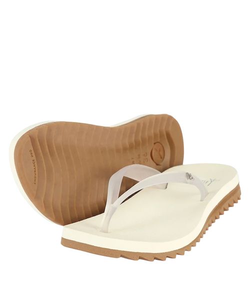 Chinelo Kenner Ibiza Anitta Bege